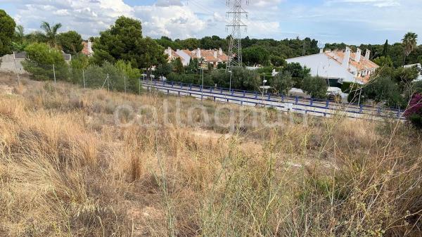 Terreno en calle Riu Turia