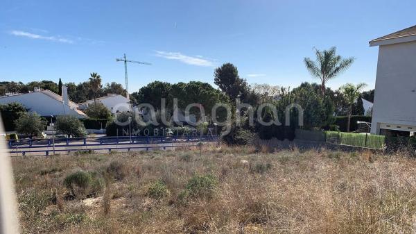 Terreno en calle Riu Turia