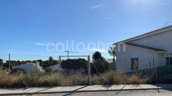 Terreno en calle Riu Turia