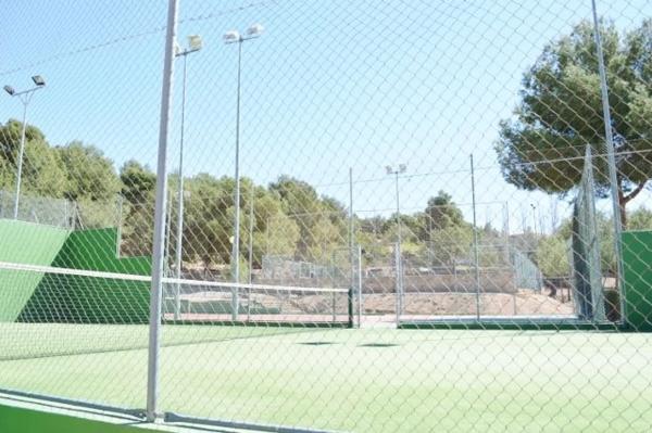 Terreno en calle Montgo, 8