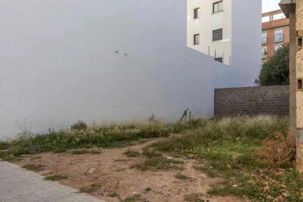Terreno en avenida Enric Valor