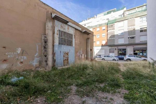 Terreno en avenida Enric Valor