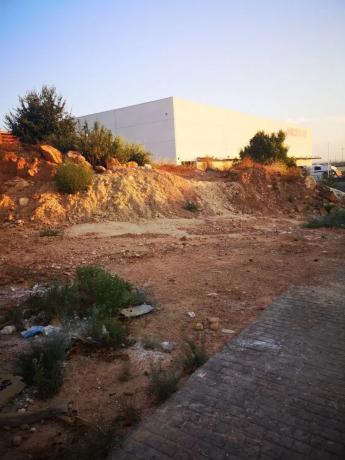 Terreno en calle Industrias s/n