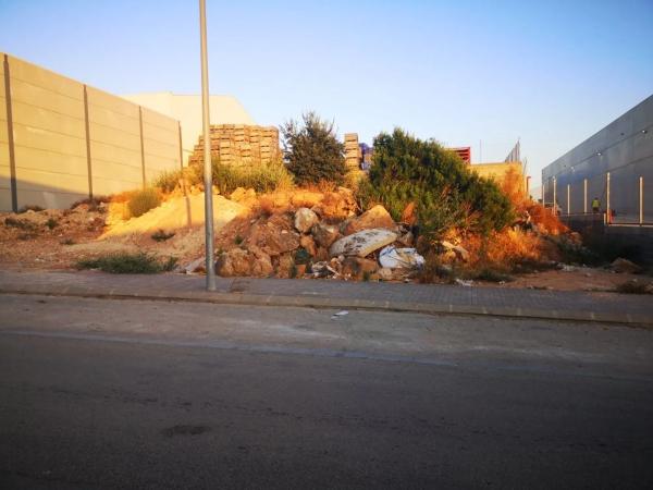 Terreno en calle Industrias s/n