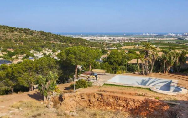 Terreno en Los Monasterios-Alfinach