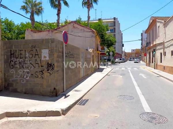 Terreno en calle de la font