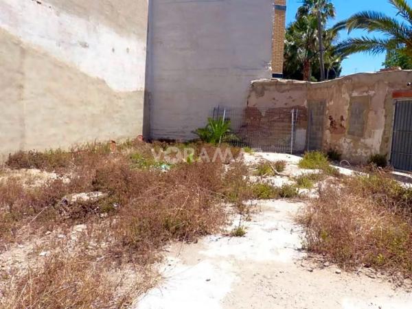 Terreno en calle de la font