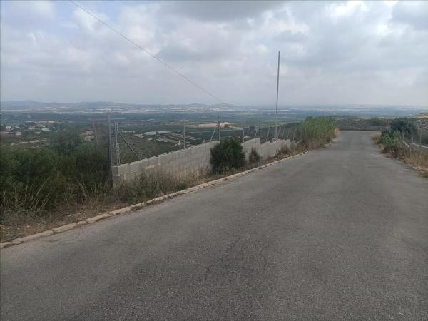 Terreno en calle Peris y Valero