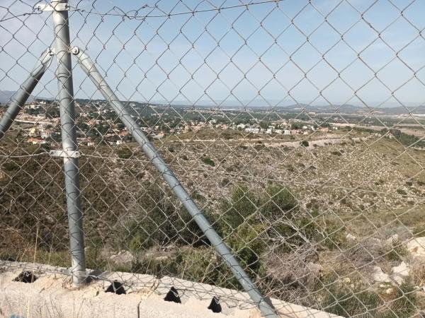 Terreno en calle Peris y Valero