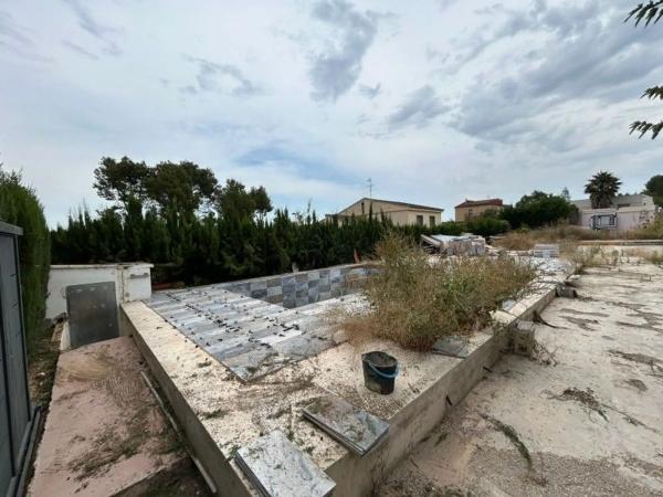 Terreno en calle Turís, 2