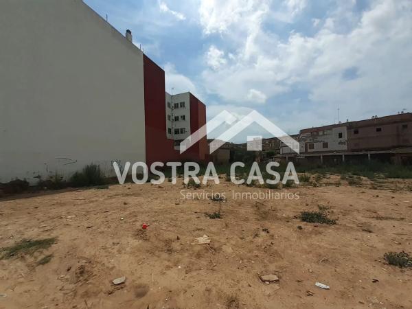 Terreno en calle Maximiliá Thous