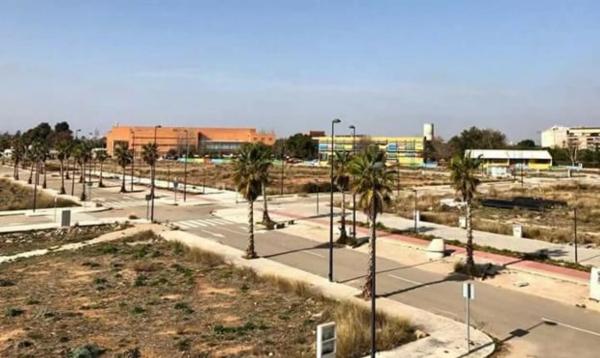 Terreno en calle Maria Zambrano, 3 b