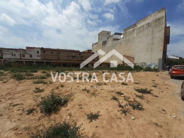 Terreno en calle Maximiliá Thous