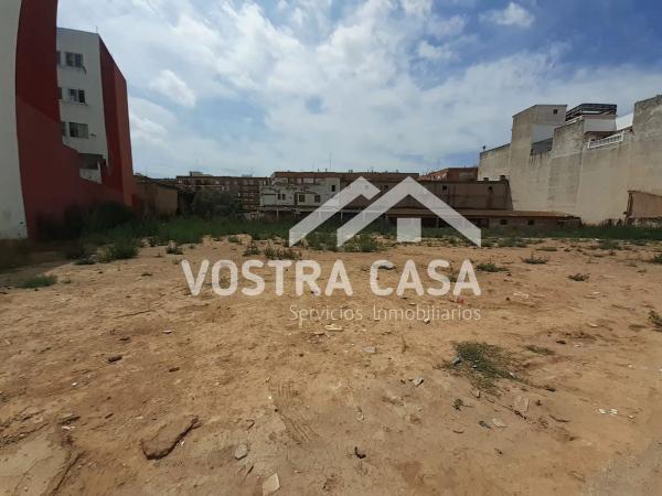 Terreno en calle Maximiliá Thous