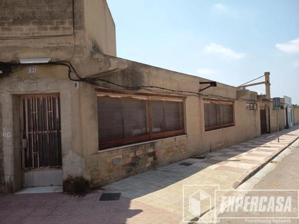 Terreno en calle Escultor Enrique Galarza