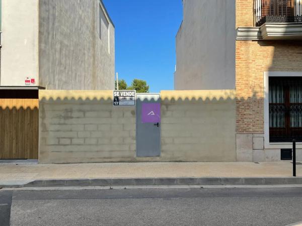 Terreno en calle Barri dels Tranviers