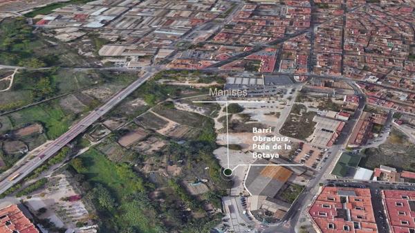 Terreno en calle Rafael Valls