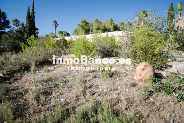 Terreno en Barrio Cumbres de Calicanto