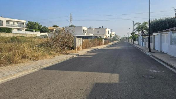 Terreno en calle de José Pedro Pérez-Llorca