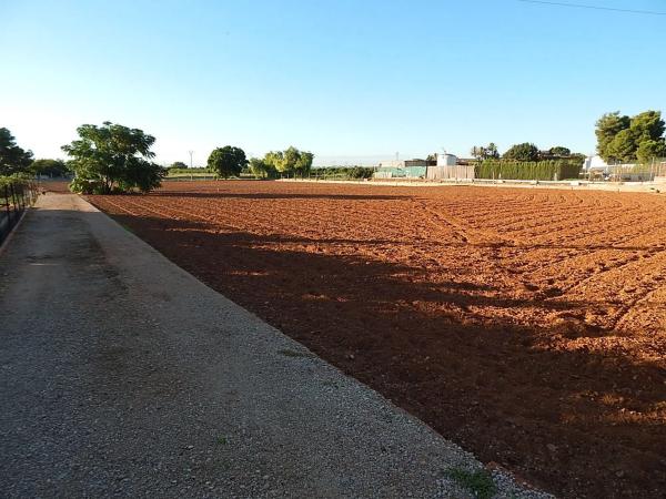 Terreno en Partida Santa Ana