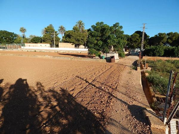 Terreno en Partida Santa Ana