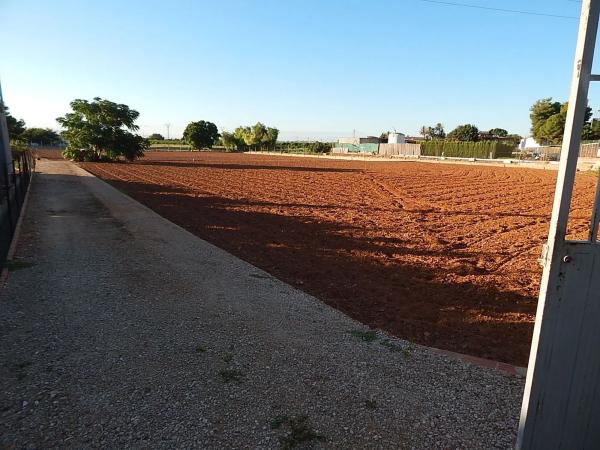 Terreno en Partida Santa Ana