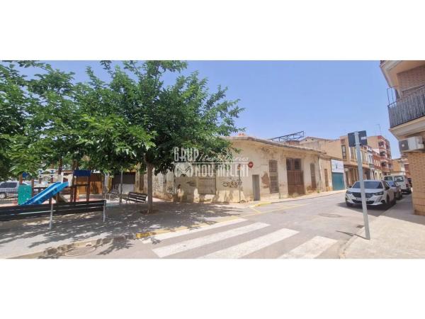 Terreno en calle del Sol