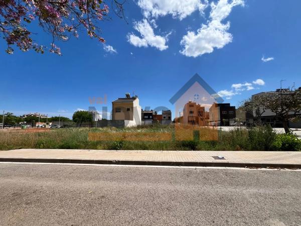 Terreno en calle la Lírica