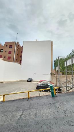 Terreno en calle Azorín, 22