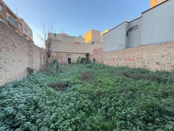 Terreno en calle de Blasco Ibáñez