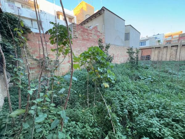 Terreno en calle de Blasco Ibáñez