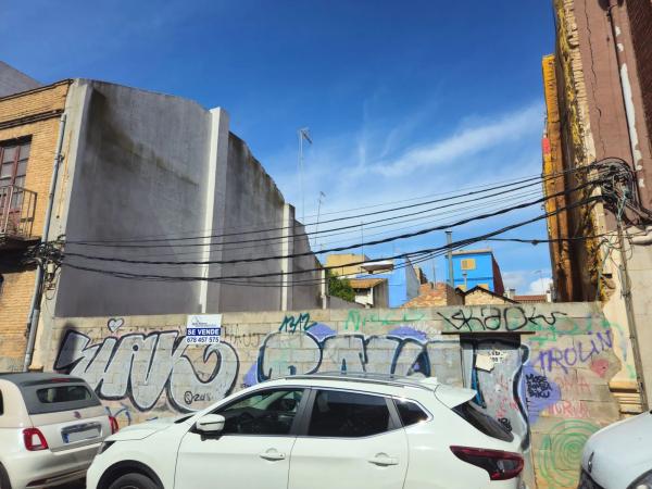 Terreno en calle Cervantes, 52