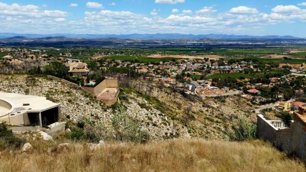 Terreno en Barrio Cumbres de Calicanto