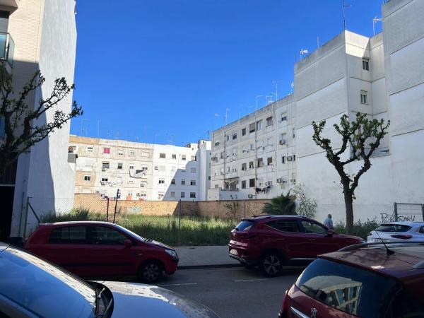 Terreno en calle Marque de Dos Aigües, 4