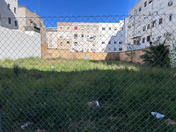 Terreno en calle Marque de Dos Aigües, 4