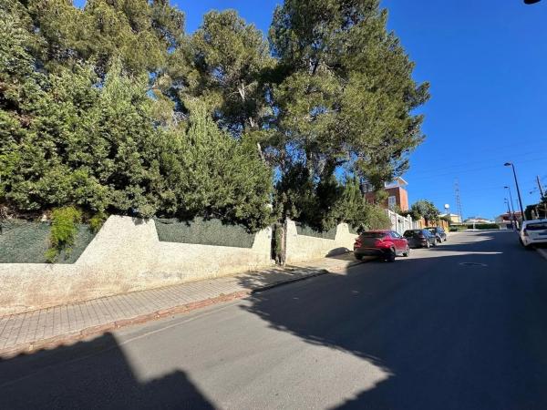 Terreno en calle de l'Almirall Cervera, 12