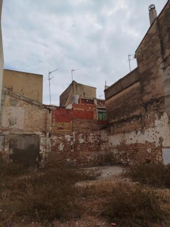 Terreno en calle de Cervantes