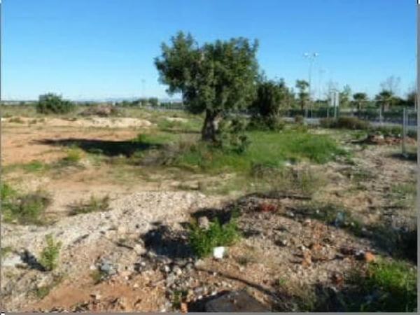 Terreno en avenida Paralela Cristòfol Agu