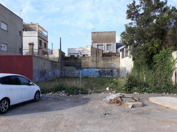 Terreno en calle de Mauro Guillem