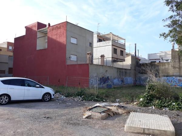 Terreno en calle de Mauro Guillem