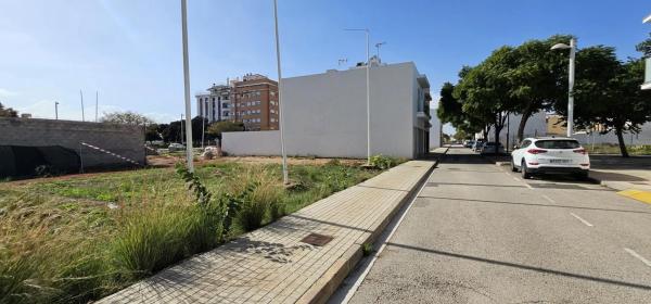 Terreno en calle Dolors Martínez Salvador