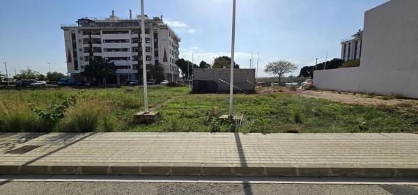 Terreno en calle Dolors Martínez Salvador