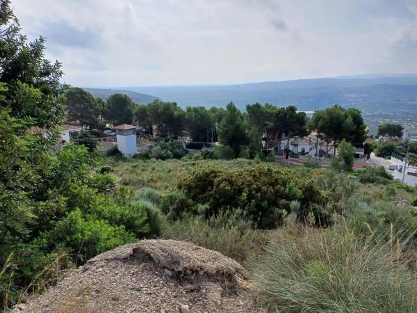 Terreno en Barrio Cumbres de Calicanto