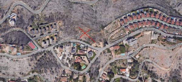 Terreno en calle Àngel Guimerà