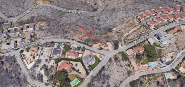 Terreno en calle Àngel Guimerà