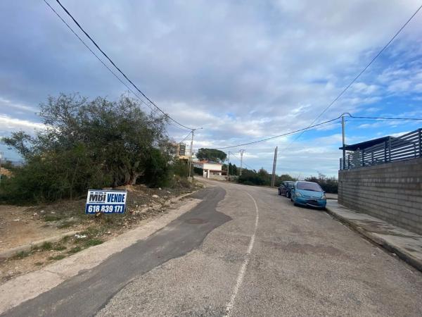 Terreno en calle Àngel Guimerà