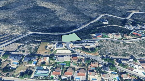 Terreno en calle Roger de Lauria