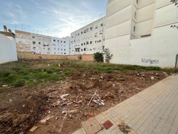 Terreno en calle Marque de Dos Aigües, 4