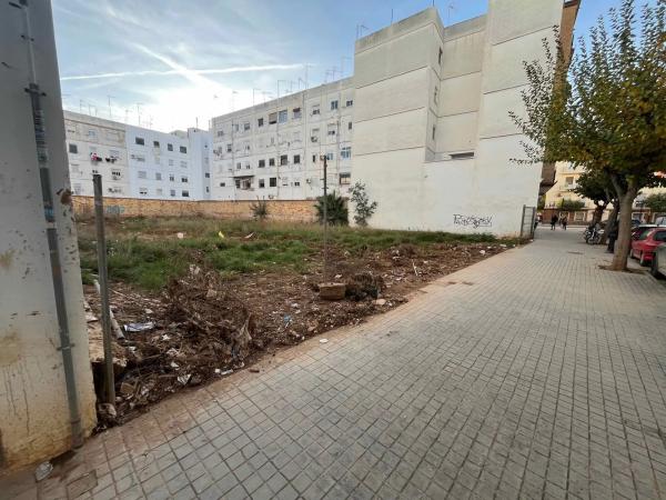 Terreno en calle Marque de Dos Aigües, 4