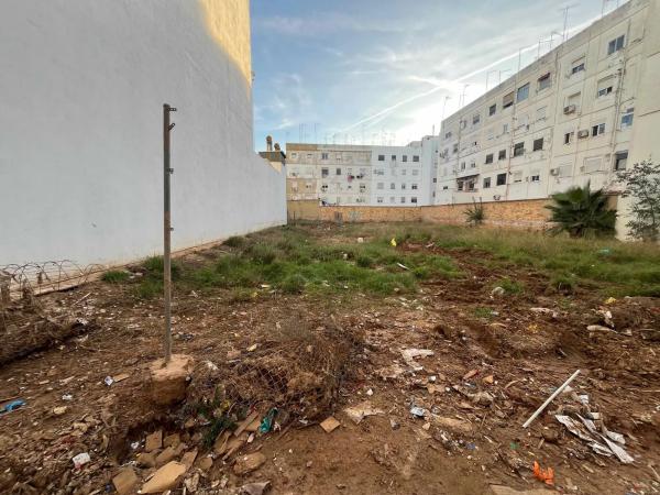 Terreno en calle Marque de Dos Aigües, 4
